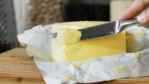 Así es la mantequilla más saludable que puedes encontrar en el supermercado, según la OCU