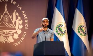 Bukele redefine la política: "El mundo se divide entre humanistas y extincionistas" - AlbertoNews