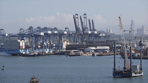 CK Hutchison vende sus puertos en Panamá a un consorcio encabezado por BlackRock