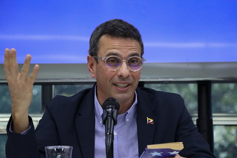 Capriles dice que la abstención electoral hace retroceder a la oposición