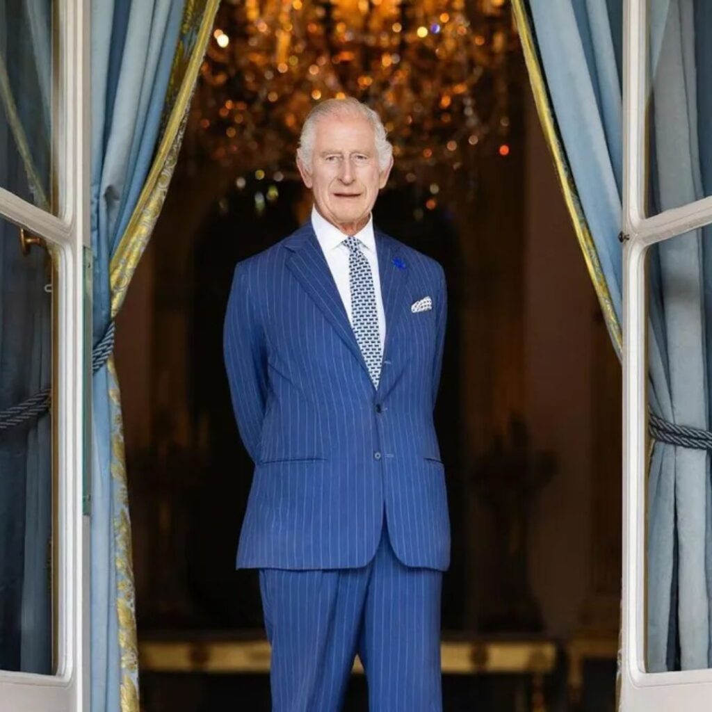 Carlos III es visto en público tras una “breve observación médica”