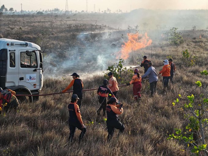 Controlan en 95 % incendio en Uverito