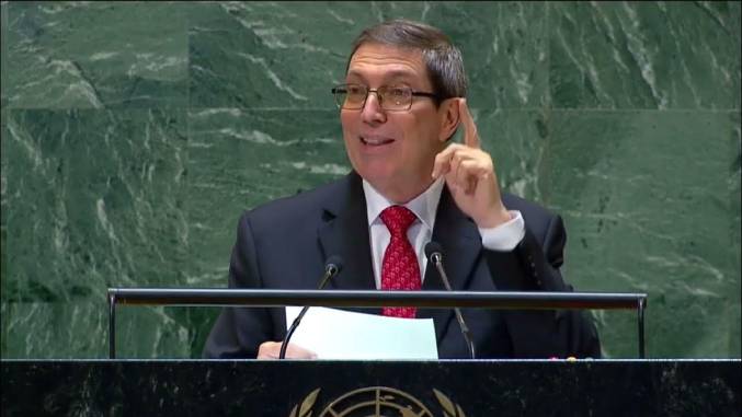 Cuba tacha de «cruel cinismo» que EEUU deporte a migrantes con parole