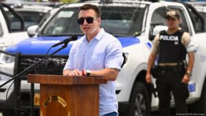 Daniel Noboa vuelve a nombrar vicepresidenta a Gellibert – DW – 30/03/2025