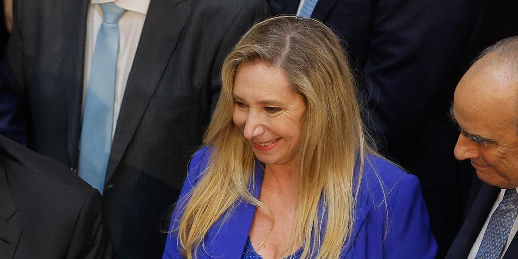Denuncian a la hermana de Milei por tráfico de influencias tras el escándalo de la criptomoneda