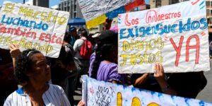 Denuncian suspensión masiva de sueldos a maestros en siete estados