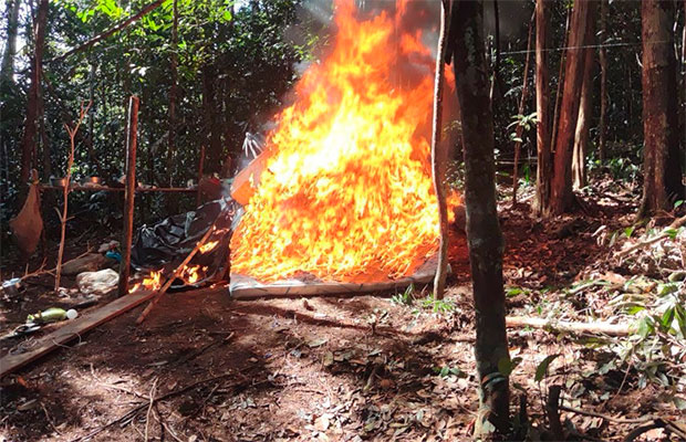 Detenidos tres hombres acusados de practicar minería ilegal en Amazonas