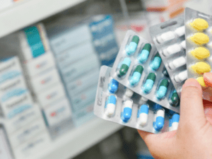 Deuda de $4 billones sería la causa de la crisis de medicamentos en el sistema de salud | Gobierno | Economía