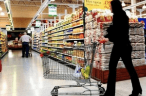 Docentes exigen aumento porque $21 mensuales no alcanzan ni para comer