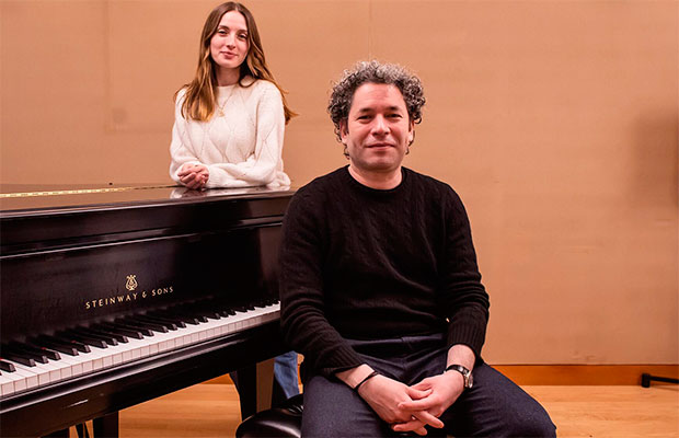 Dudamel muestra en un documental el reto de crear la primera ópera en lengua de signos