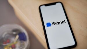 EE. UU. anuncia que revisará la "app" Signal tras filtración de chat