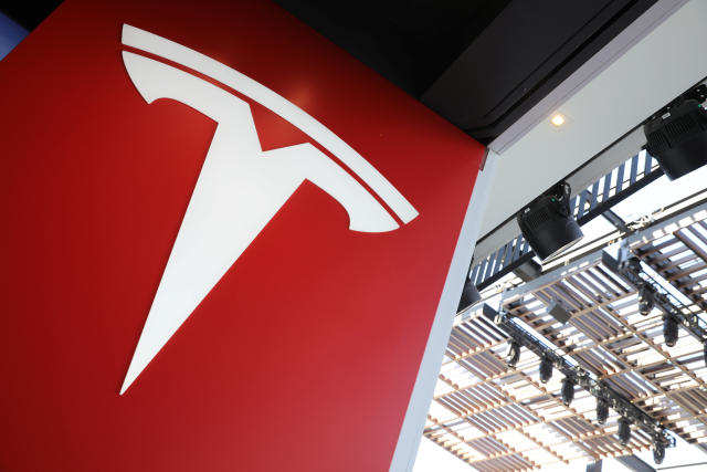 EEUU imputa a tres personas por los ataques contra Tesla y pide hasta 20 años de prisión - AlbertoNews