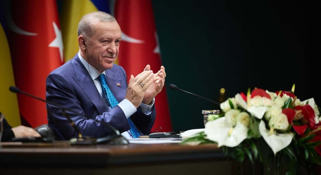 El Banco de Turquía sube por sorpresa el tipo de interés a un día tras las turbulencias en el mercado
