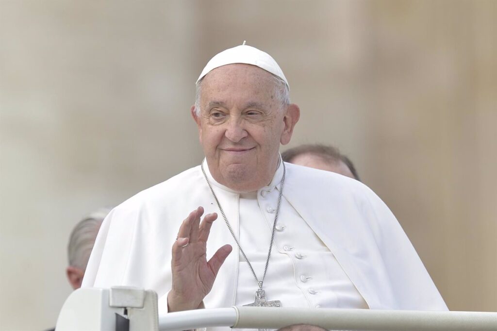 El Papa Francisco será dado de alta mañana domingo tras 37 días ingresado en el Hospital Gemelli de Roma