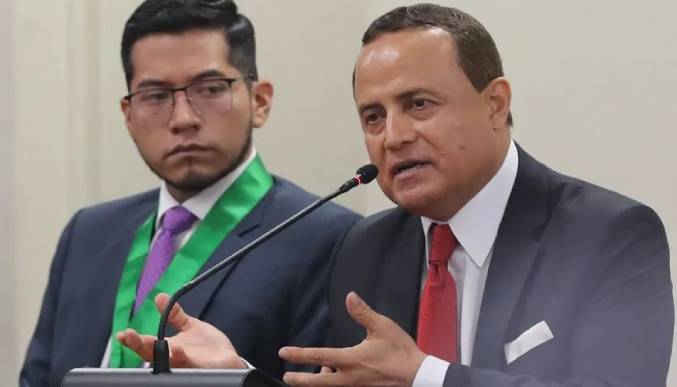 El exjefe de la Policía de Perú confirma que el expresidente Pedro Castillo le ordenó cerrar el Congreso