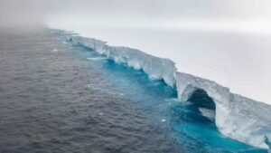 El iceberg más grande del mundo se encalló cerca del territorio argentino en el Océano Atlántico