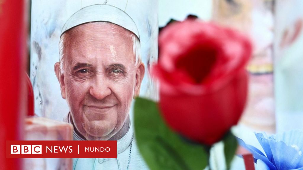 El papa Francisco sufre otros dos episodios de insuficiencia respiratoria aguda y es conectado de nuevo a ventilación mecánica