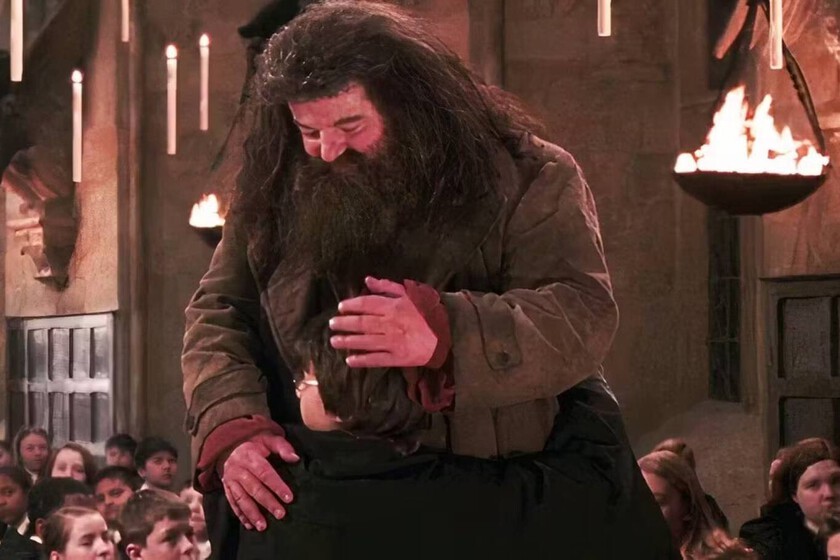 El truco que se usó para darle un tamaño descomunal a Hagrid en Harry Potter con el que querrás ver de nuevo todas las películas