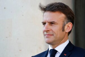 Emmanuel Macron reúne a más de 30 líderes en la coalición de voluntarios