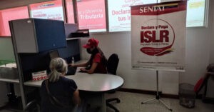 Empleados públicos se enteran que tienen horario laboral