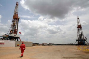 Empresas de servicio petroleras pueden operar hasta el 9 de mayo