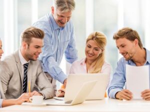 En Colombia 62% de empleados recomendaría su sitio de trabajo | Empleo | Economía