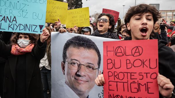 Envían a prisión preventiva al alcalde de Estambul, Ekrem Imamoglu