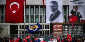 Erdogan apunta a los municipios controlados por la oposición en represalia por las protestas