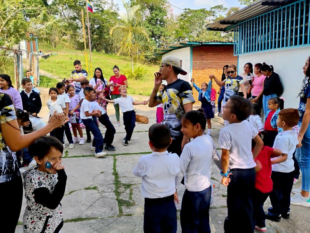 Escuela “Antonio Muñoz” recibió una grata visita – Diario La Nación