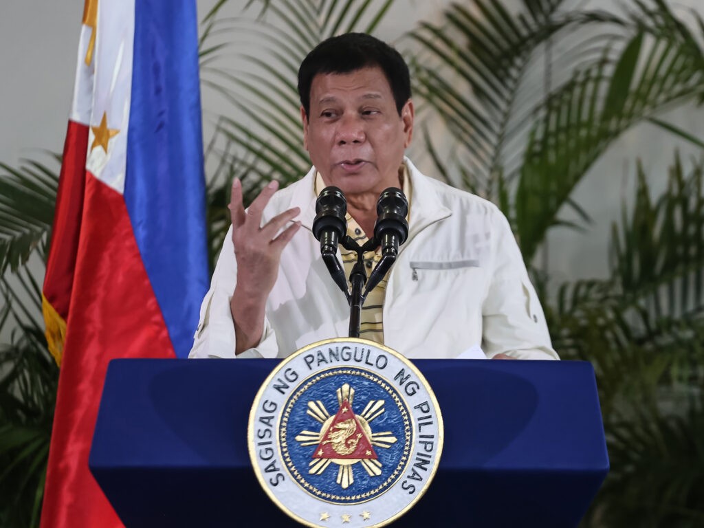 Expresidente filipino Rodrigo Duterte usó un escuadrón y su poder en el gobierno para matar, según la orden de la CPI - AlbertoNews