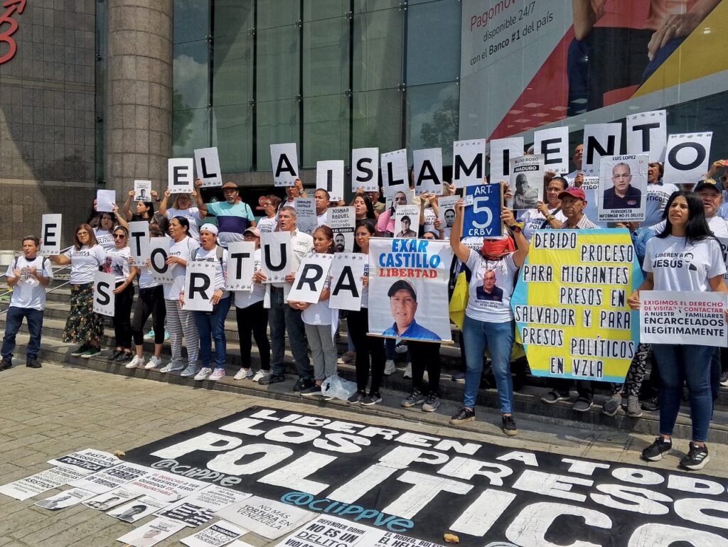 Familiares de presos políticos vuelven a protestar frente a sede de la ONU