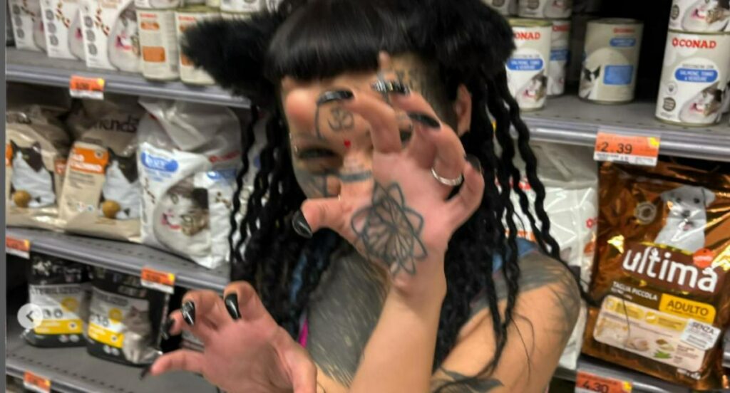 Fotos antes y después de Aydin Mod, mujer que se quiere parecer a una gata