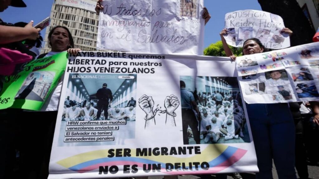 Internacional Antifascista Capítulo Colombia rechaza las deportaciones y sanciones a Venezuela - Yvke Mundial