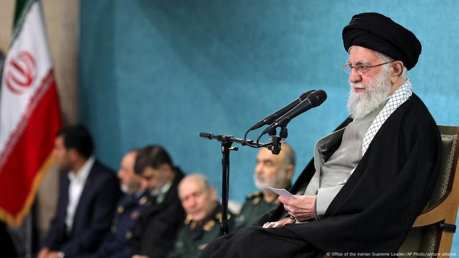Irán advierte que se dotará de arma nuclear si es atacado – DW – 01/04/2025