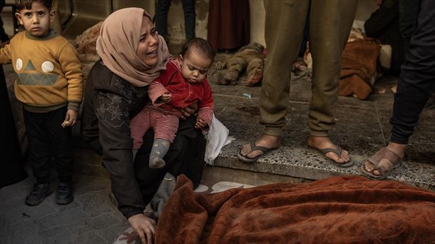 Israel coordina con EE. UU. su oleada de ataques contra Gaza, en los que ha matado a más de 400 personas