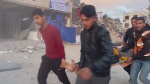 Israel rompe el alto el fuego con un ataque en Gaza y más de 400 muertos