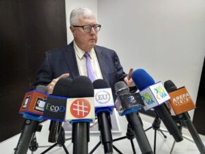 José Francisco Contreras del DDP denuncia "violaciones de Derechos Humanos de los venezolanos en El Salvador"
