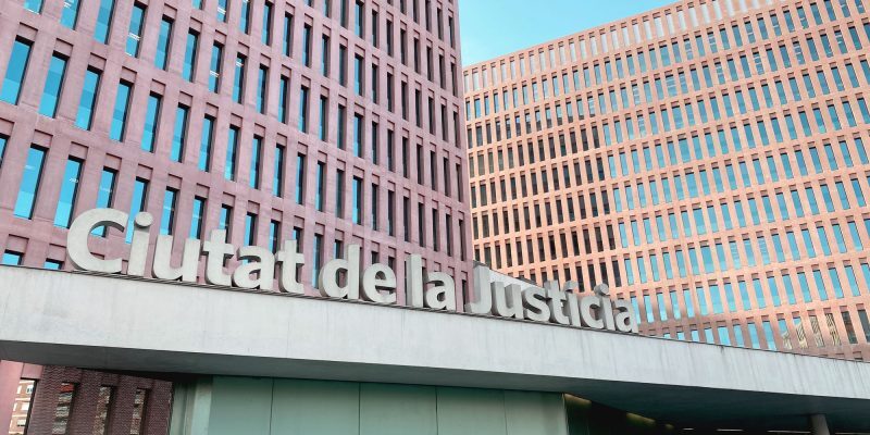 Joven en España solicita eutanasia, pero su padre la bloquea ante un tribunal - AlbertoNews