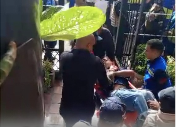 Joven fue dado de alta aunque no estaba recuperado y murió