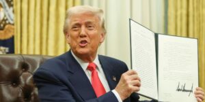 La Administración Trump valora el cierre de una docena de misiones diplomáticas
