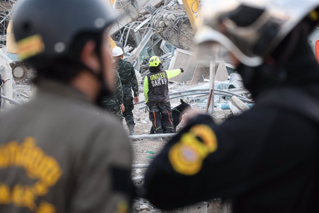 La Junta Militar confirma 1.002 muertos y 2.376 heridos por el terremoto de Birmania