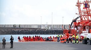 Las CCAA apuran hasta este lunes para presentar al Gobierno la cifra de menores migrantes que atienden