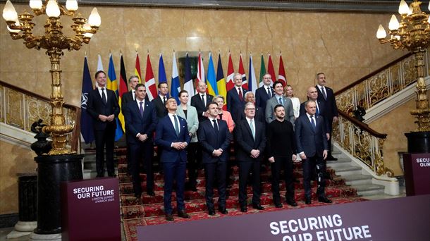Líderes europeos buscarán hoy un aval al "rearme" de Europa tras la crisis con Trump y el boicot de Orbán