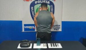 Lo detiene Polisur por posesión ilegal de municiones y proveedores de armas de fuego