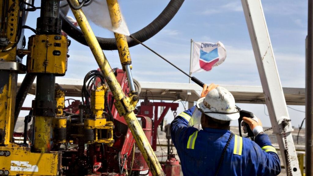 Los 3 desafíos económicos tras la partida de Chevron de Venezuela