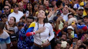 Machado respalda revocación de licencia a Chevron