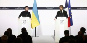 Macron discute con Zelenski una «coalición de voluntarios» que ofrezca a Kiev «garantías de seguridad»