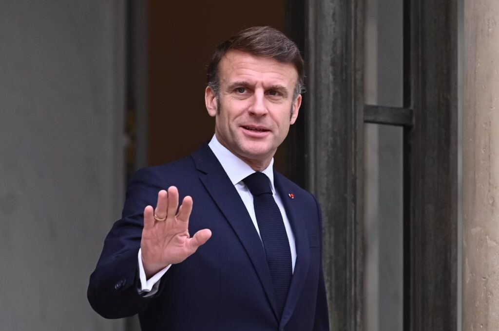 Macron invita a los jefes de Estado Mayor europeos a debatir en París un posible despliegue de fuerzas de paz