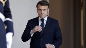 Macron y Carney se reúnen el lunes en París para hablar de Ucrania - AlbertoNews
