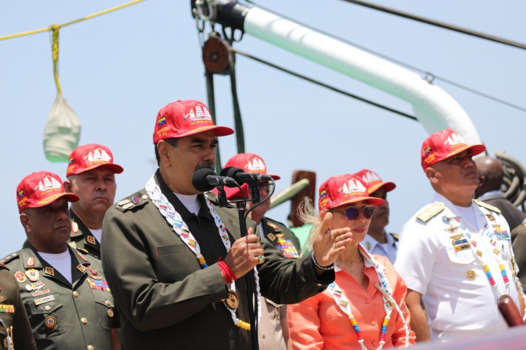 Maduro a Bukele: Usted es el responsable de lo que le pase a los venezolanos allá